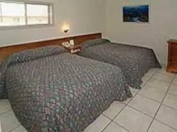 White Sands Motel 8